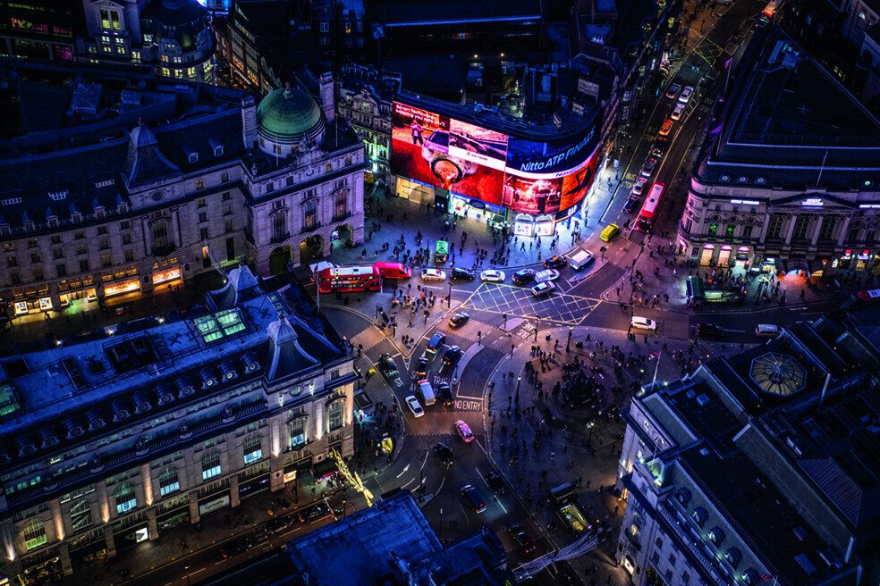 London By Night Tour Piccadilly Circus