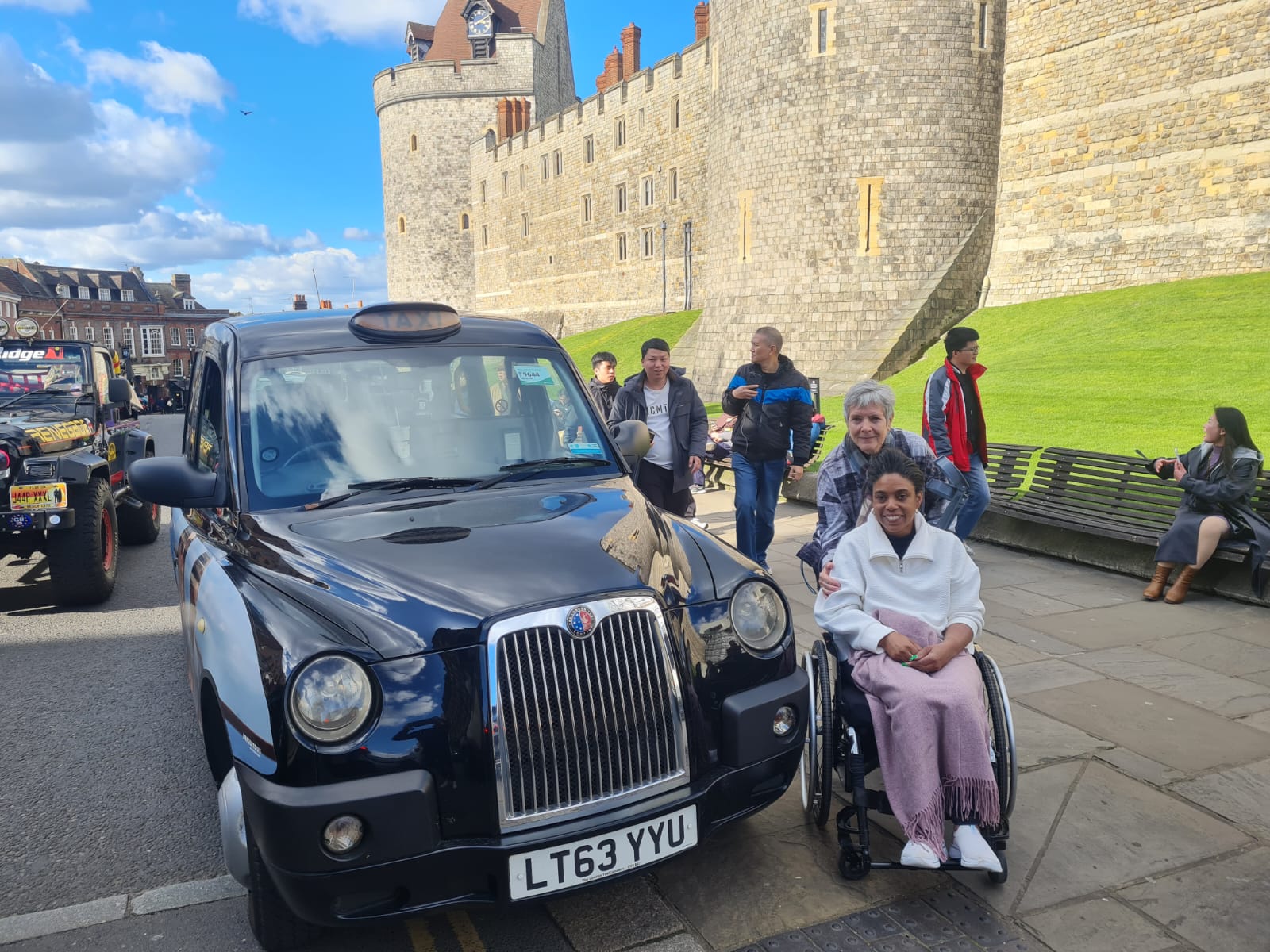 London Sightseeing Taxi Tours Windsor Tour with wheelchair guest