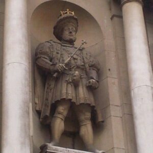 Henry Viii Gatehouse Statue London 31