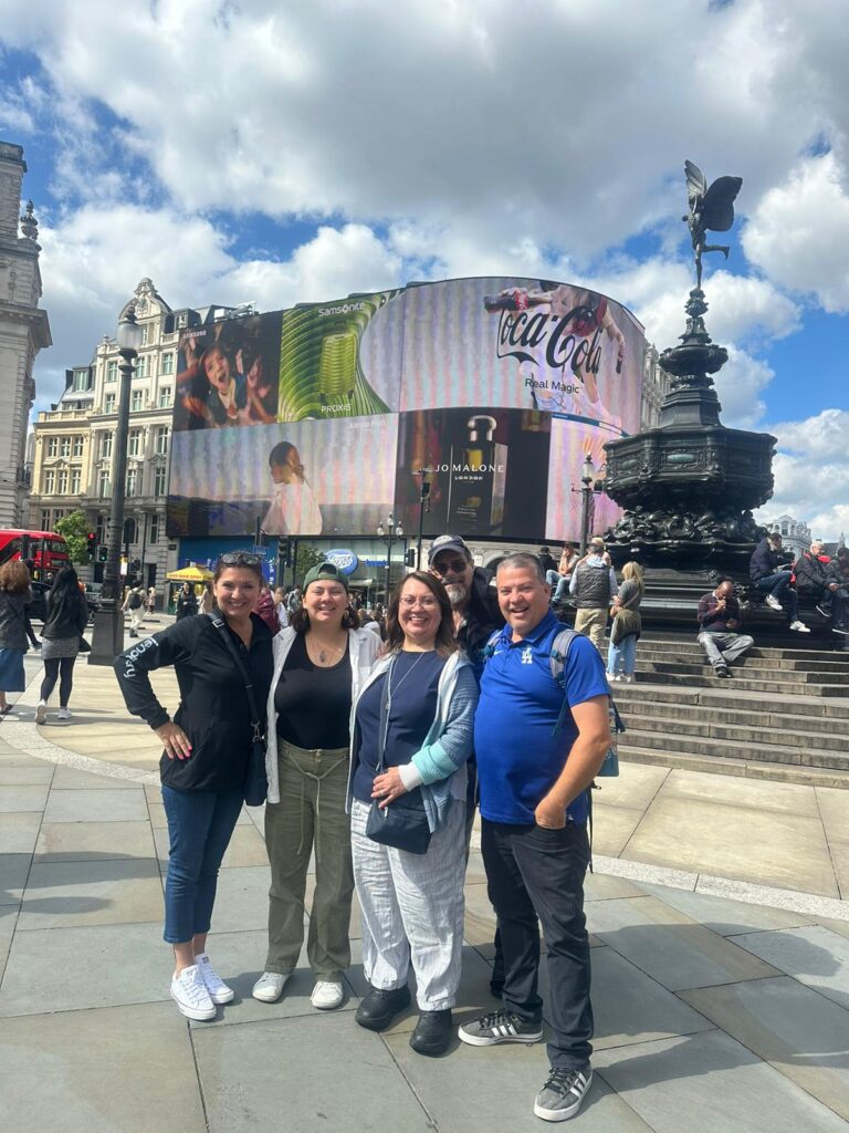 A family bonding during unique private taxi sight tours in London