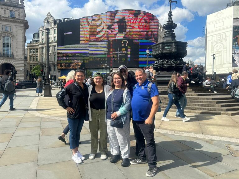Tourists experiencing thematic taxi tours in London for a unique sightseeing experience.