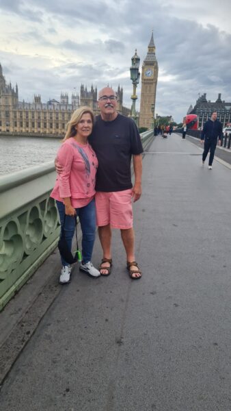 Family-friendly tailored private cab tours of London landmarks for all