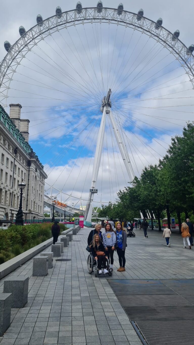 Photography taxi tours in London, capturing iconic landmarks like Big Ben.