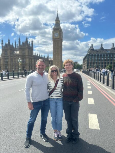 Best views for black cab photos in London featuring Houses of Parliament