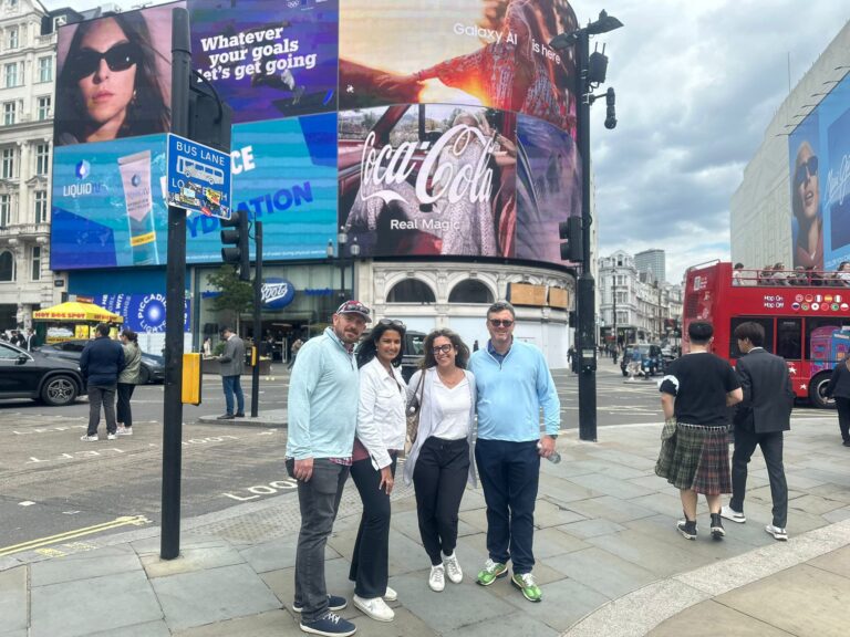 Private photography landmarks tour in London with sightseeing.