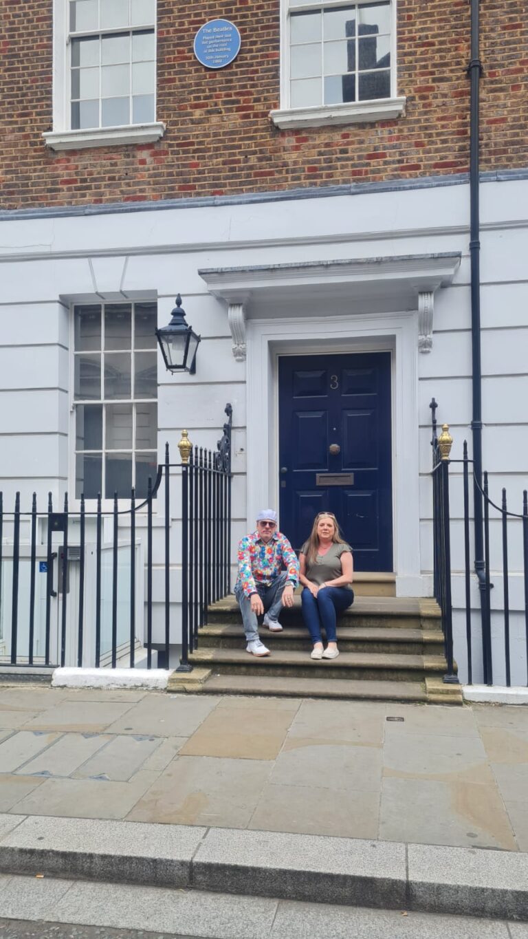 Unconventional taxi routes London tours showcasing East End street art.