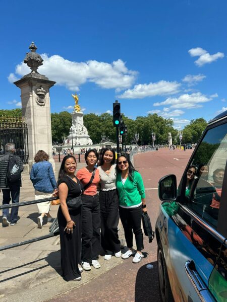 Best photo opportunities on a London taxi tour at Tower of London