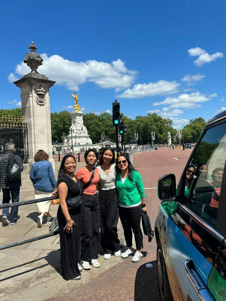 Best photo opportunities on a London taxi tour at Tower of London