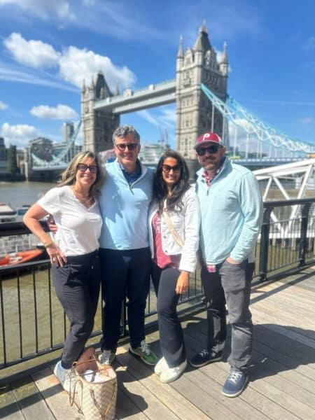 Explore London with Luxury Tours London: Discover iconic landmarks in comfort and style.