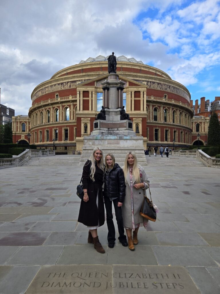 Tourists discovering secret spots taxi tours in London