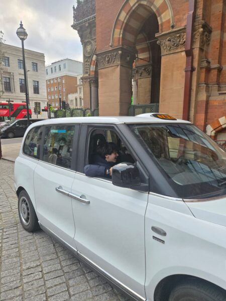 The Most Popular Place In London featuring a wheelchair-accessible taxi tour with six passengers sightseeing iconic London landmarks