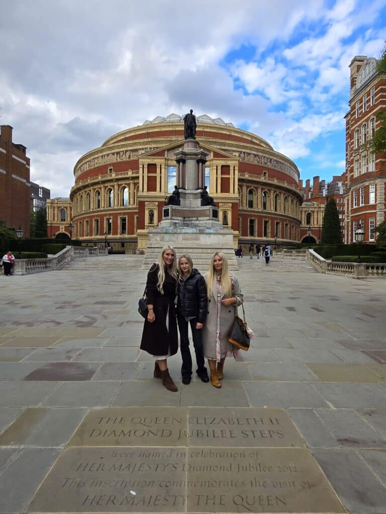 4 Day Trips From London with London Sightseeing Taxi Tours group at Royal Albert Hall