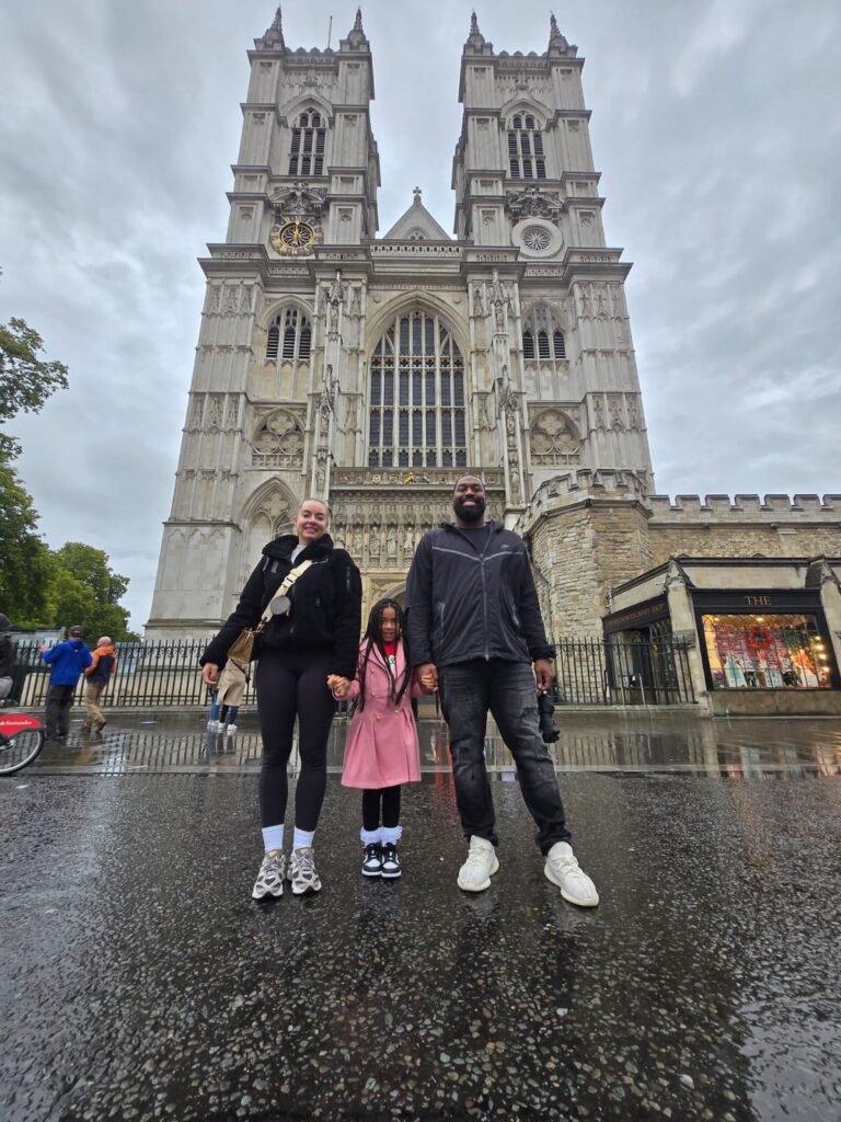 Enjoy personalized black cab sightseeing experiences in London with tailored tours.