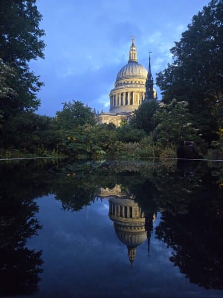 Best Castle Tours In London wheelchair-accessible sightseeing taxi