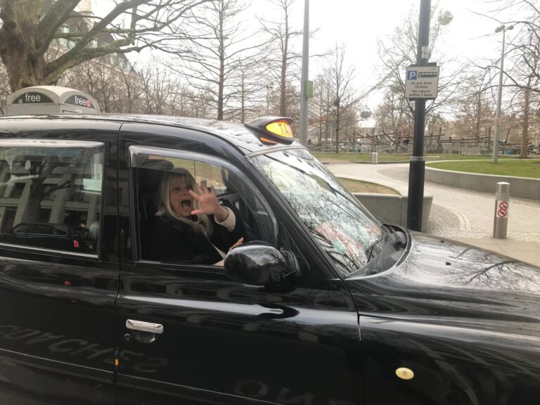 Day trips to take from London with accessible sightseeing taxi tours for up to six passengers