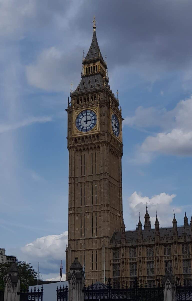 cheap day tours from london showcasing big ben and houses of parliament