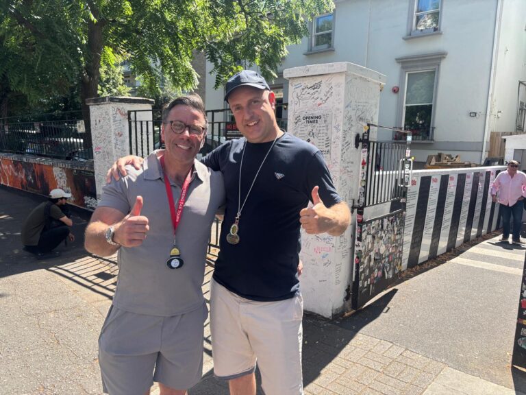 London night tour bus experience with London Sightseeing Taxi Tours, group enjoying nighttime sights in wheelchair-accessible vehicle for up to six passengers