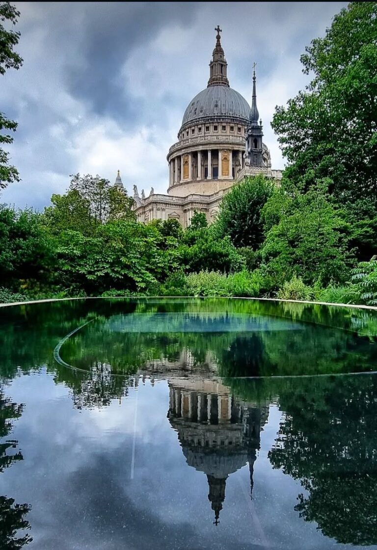Stunning reflection of St. Paul's Cathedral during tours from London England with London Sightseeing Taxi Tours