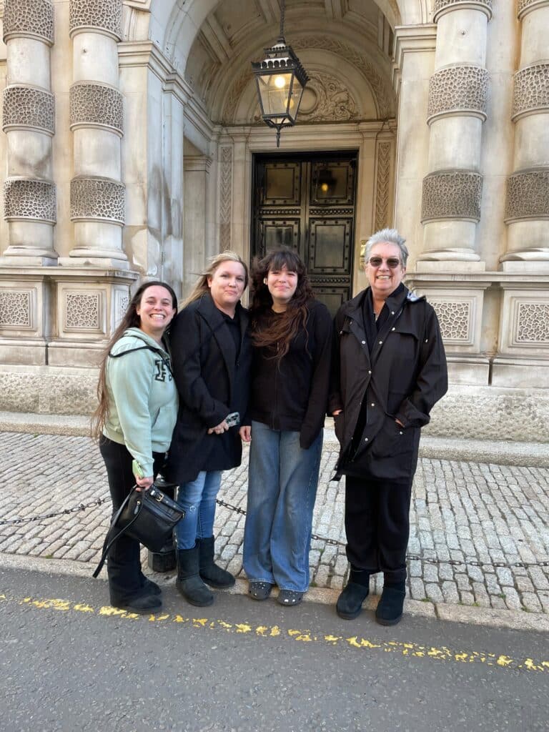 Premium London tours featuring wheelchair accessible black cab sightseeing with London Sightseeing Taxi Tours for groups up to six