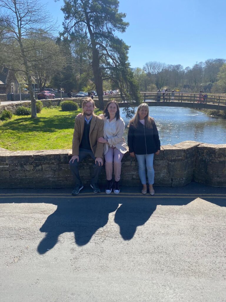 Luxury tours of England in a black cab visiting London landmarks
