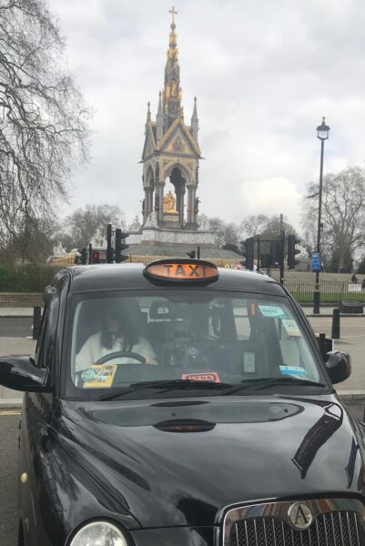 Premium tour of Stonehenge with London Sightseeing Taxi Tours