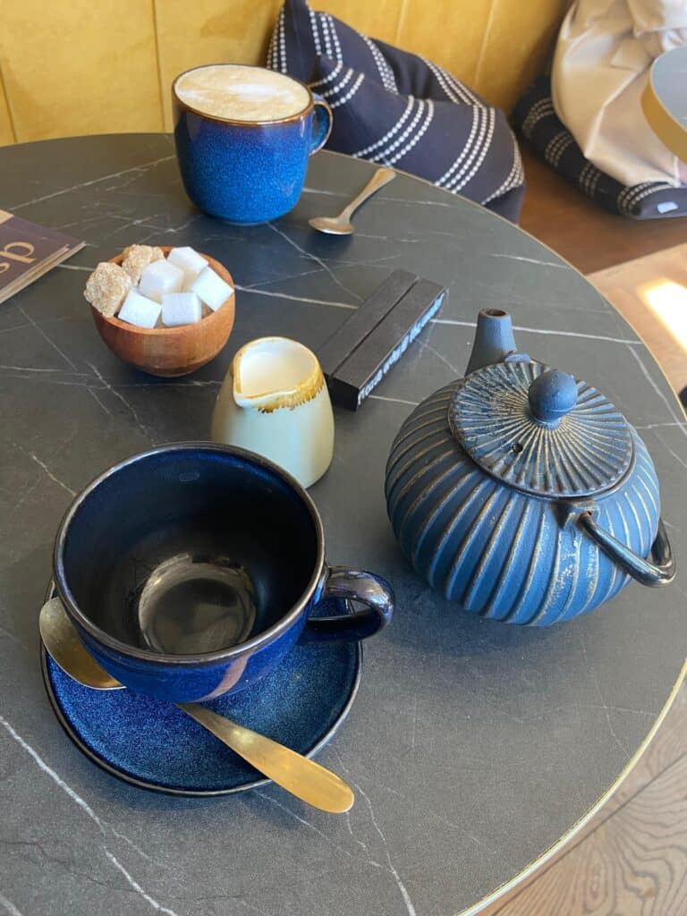 Guided walking tour at Tower of London with historical insights