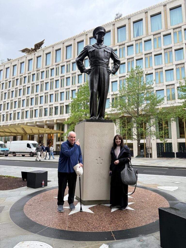 Black cab tour for iconic London landmarks from Bath