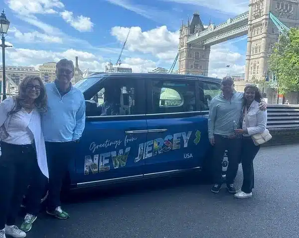 London Sightseeing Black Cab Tour with Heathrow Drop Off