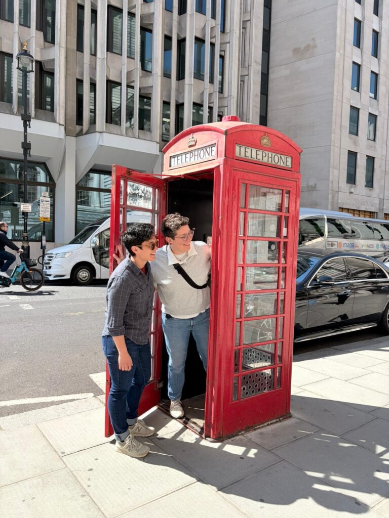 Group visiting secret spots in London taxi tours