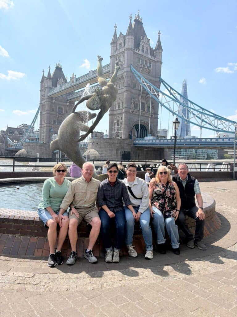Luxury private photo tours in London with a classic black cab