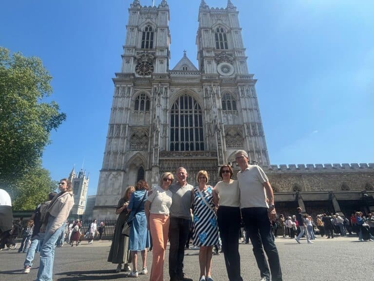 Famous celebrity locations in London cab tours featuring Abbey Road Studios