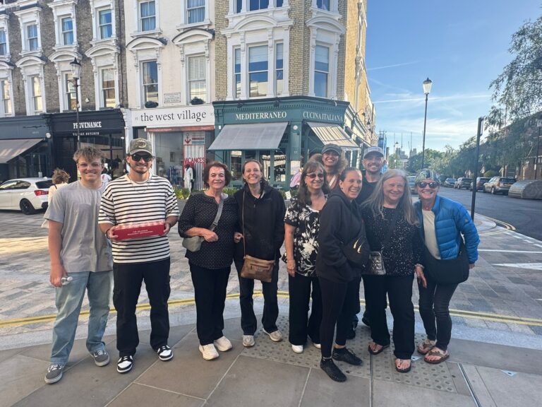 Tailored taxi sightseeing routes in London for all travelers.